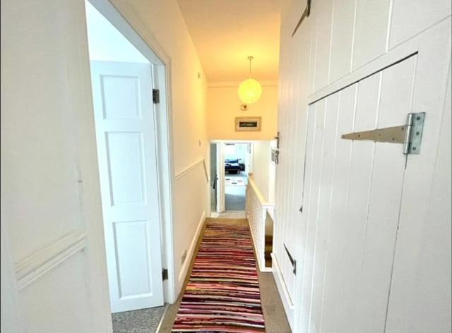 *Family Home In Mumbles. Close To The Beach* Екстер'єр фото