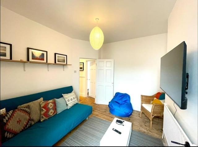 *Family Home In Mumbles. Close To The Beach* Екстер'єр фото