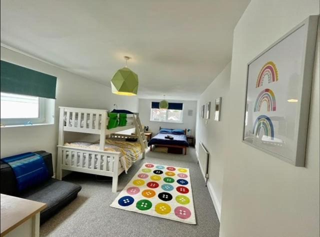 *Family Home In Mumbles. Close To The Beach* Екстер'єр фото